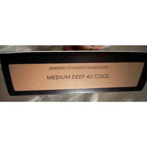 BareMinerals Barepro 16hr Skin-Perfecting Powder Foundation Medium 40 Deep Cool - Picture 2 of 3